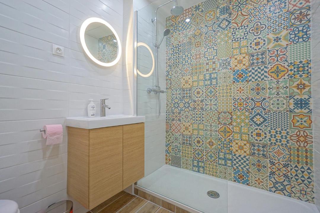 Photo of Bathroom in Saint-Lambert