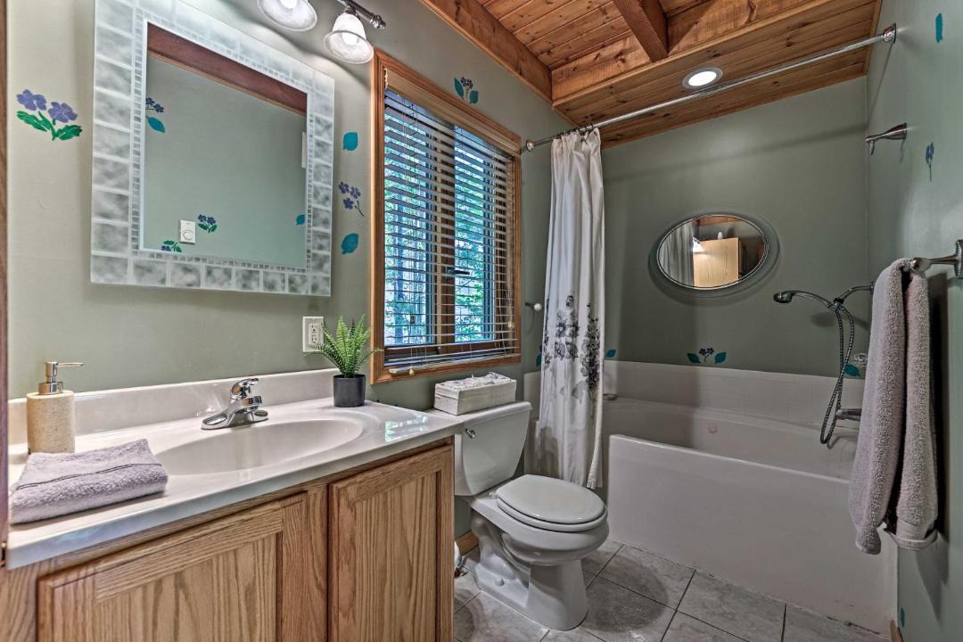 Photo of Bathroom in Lake Ariel