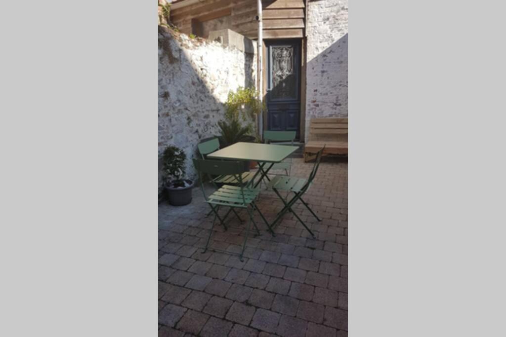 Photo of Patio Balcony in Montreuil-sur-Mer