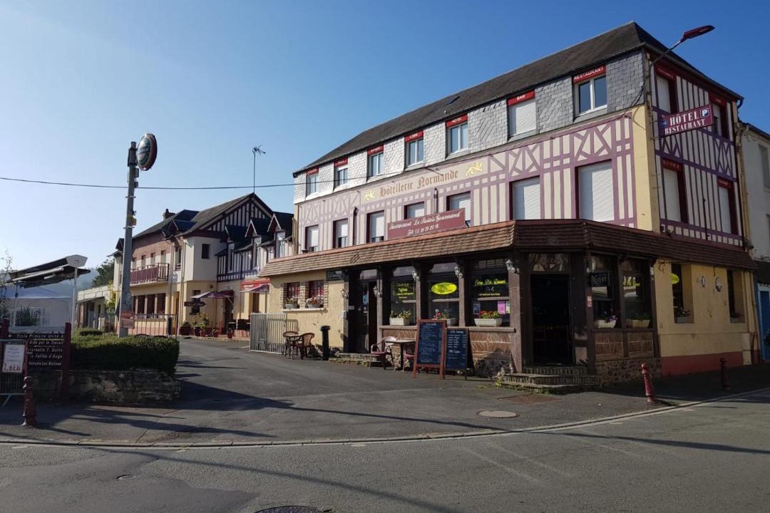 Photo of Others in Dozule