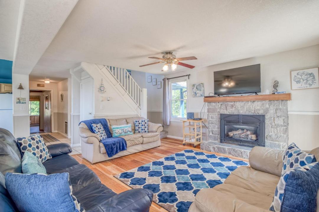 Photo of Others in Roads End