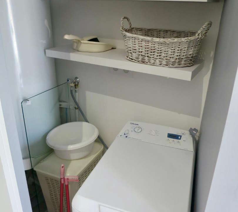 Photo of Others in Leves