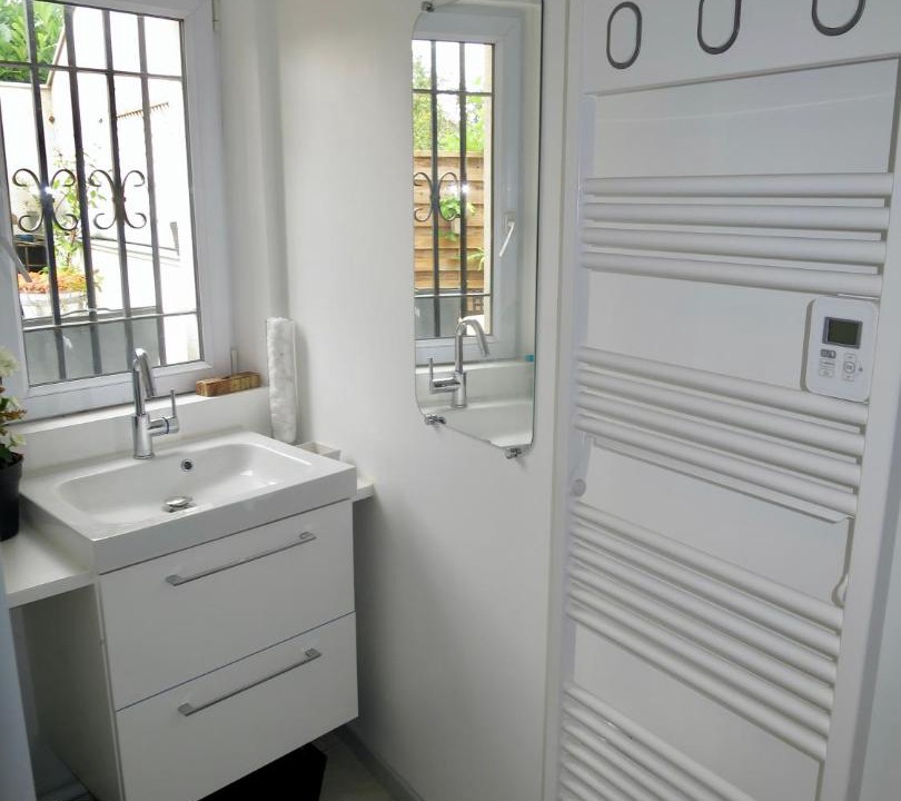 Photo of Others in Leves