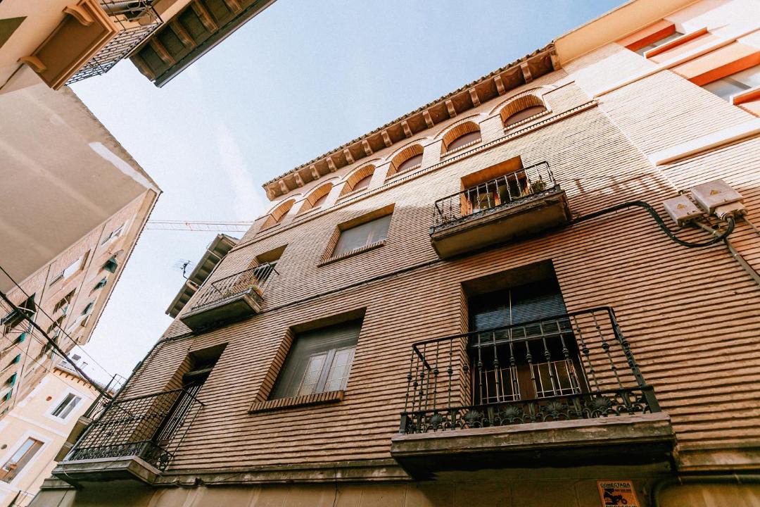 Photo of Buildings in Alujan