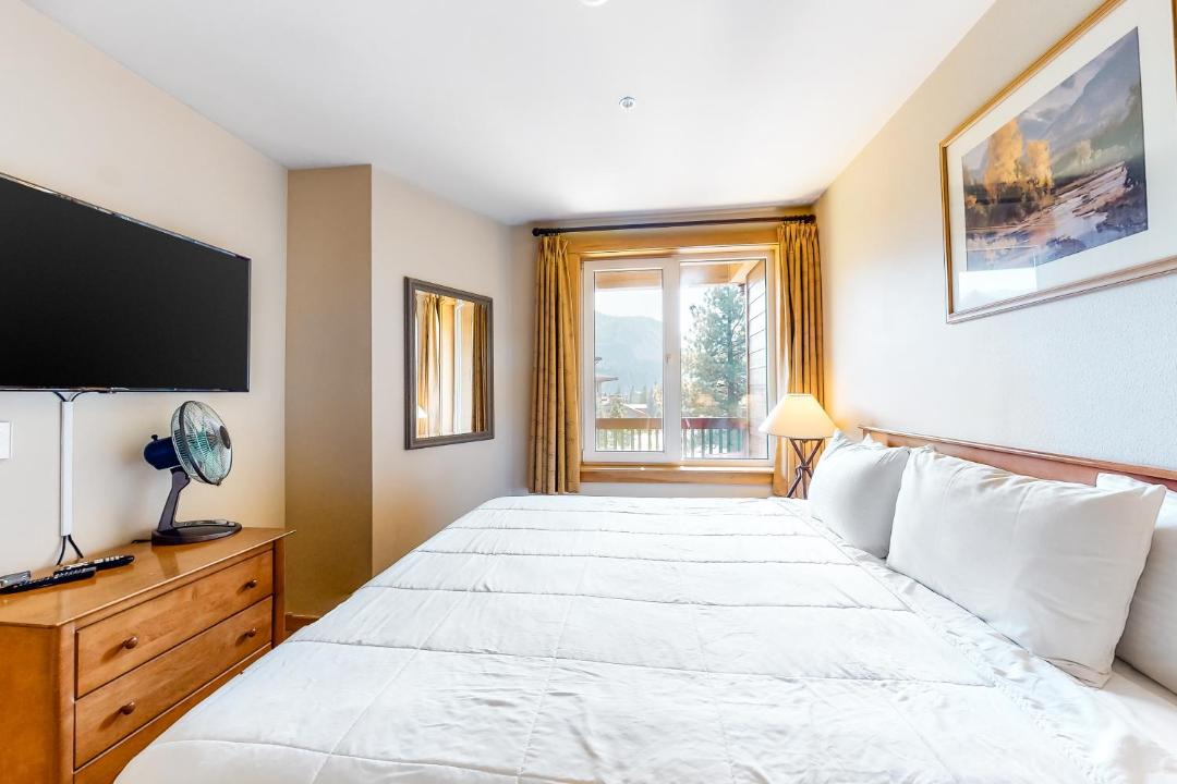 Photo of Bedroom in Mammoth Lakes