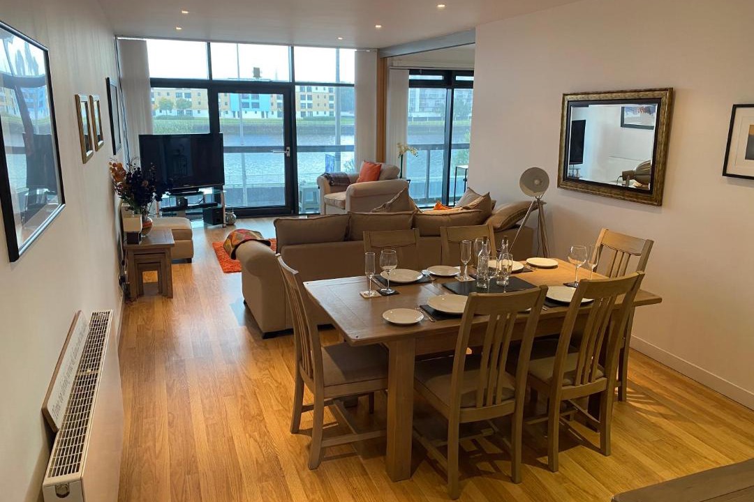 Photo of Livingroom in Glasgow Westend