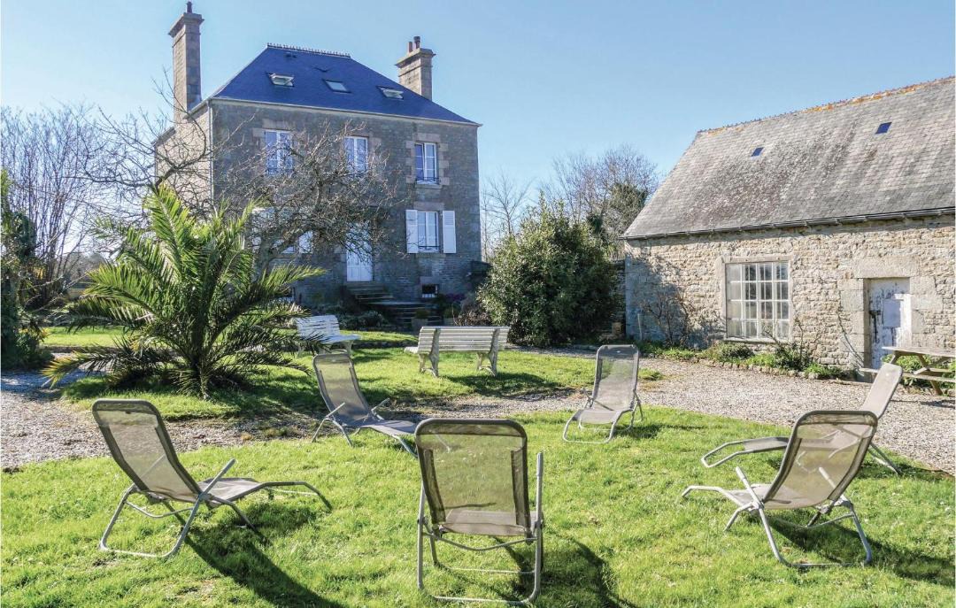 Photo of Buildings in Tocqueville