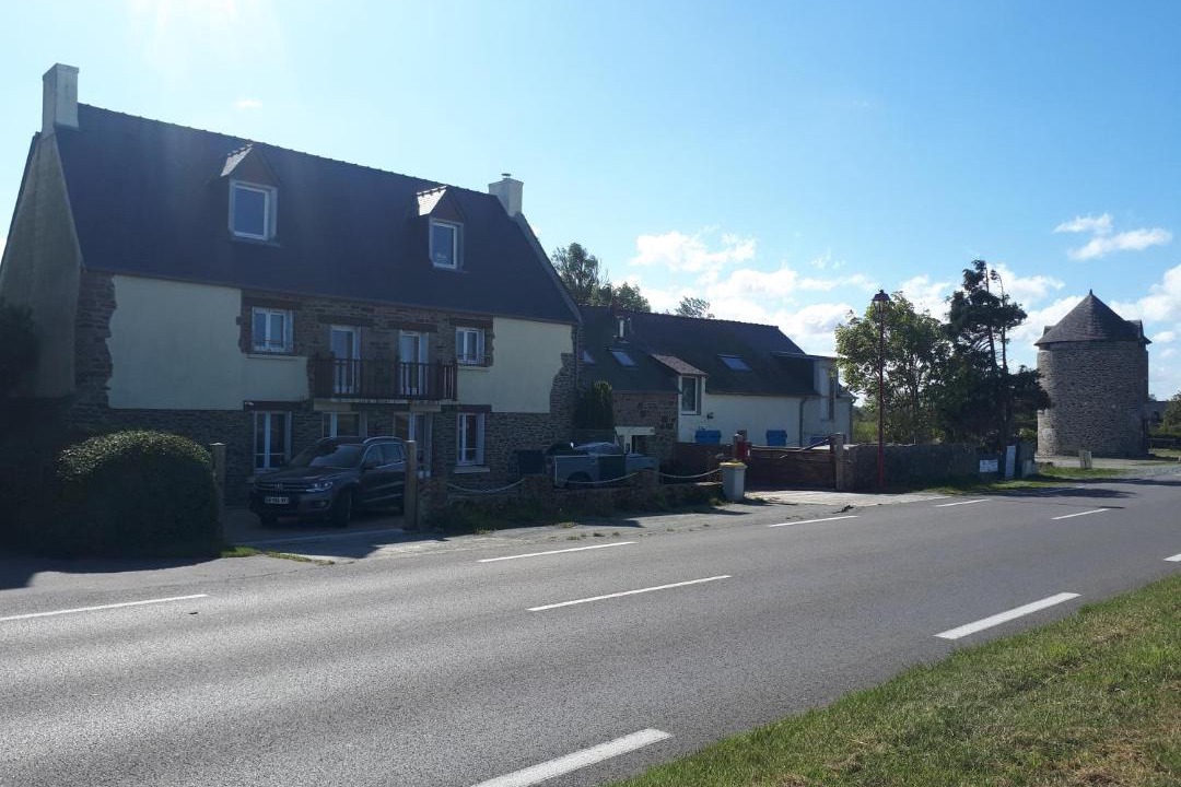 Photo of Others in Hirel