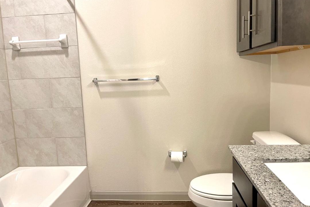 Photo of Bathroom in Montopolis