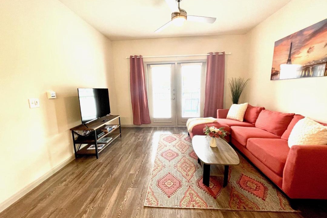 Photo of Livingroom in Montopolis
