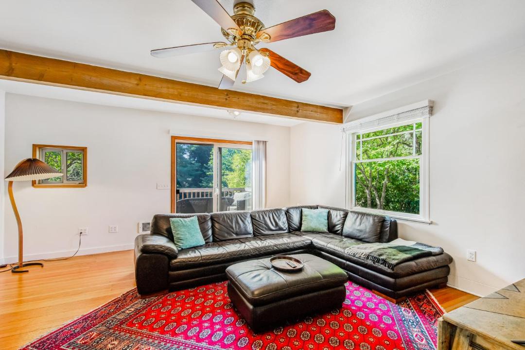 Photo of Others in Clinton