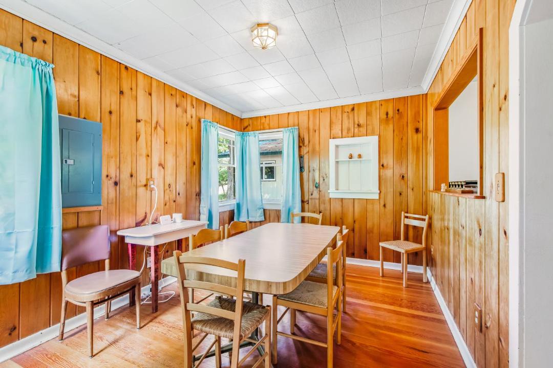 Photo of Others in Clinton