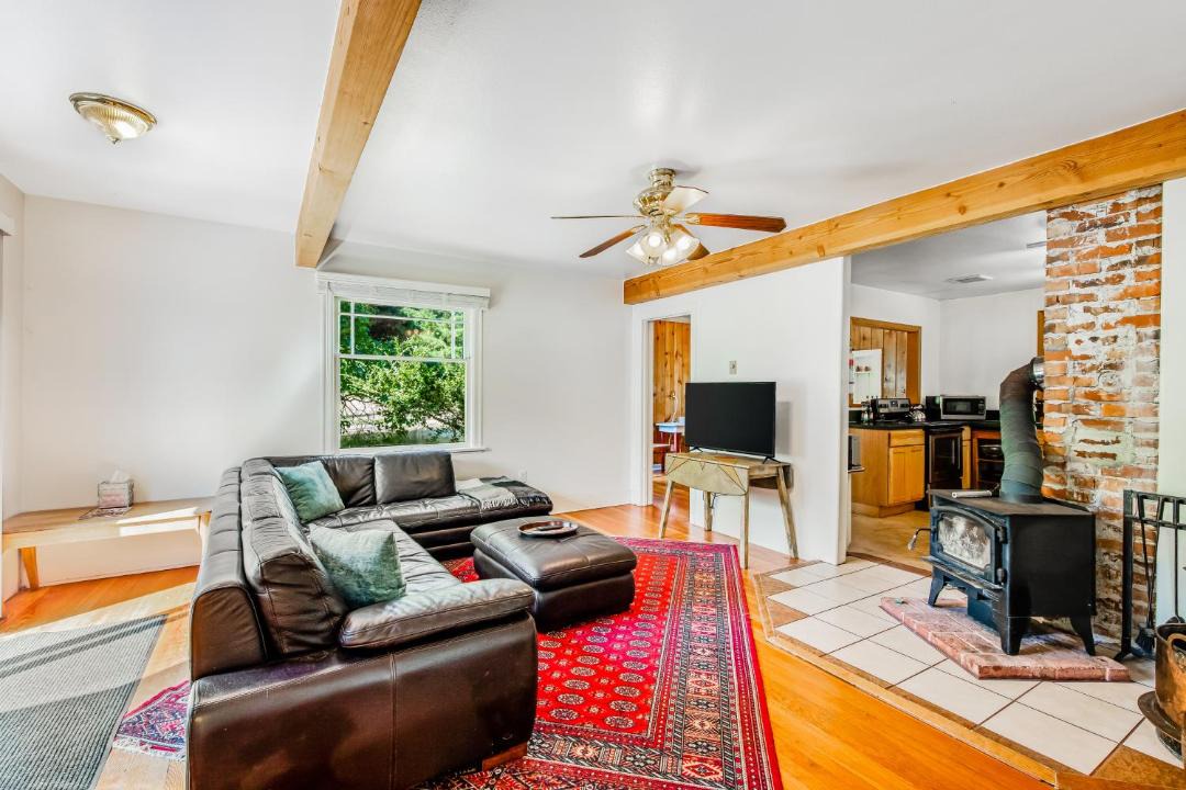 Photo of Others in Clinton