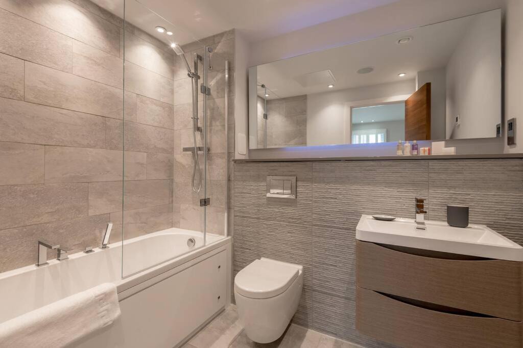 Photo of Bathroom in West End