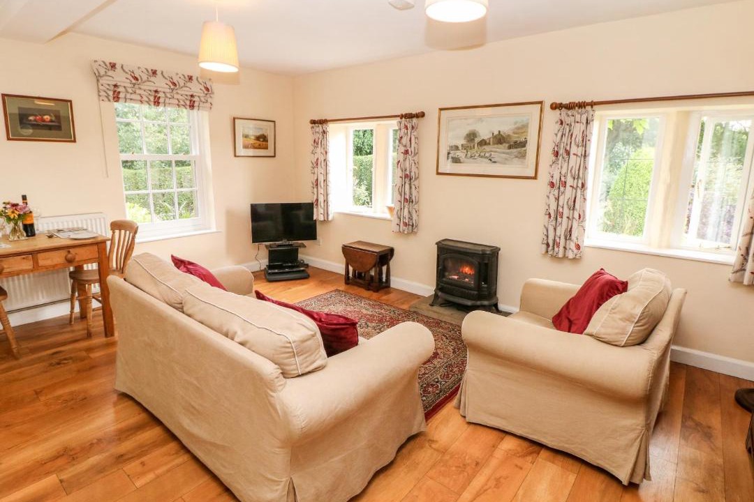 Photo of Others in Hoylandswaine