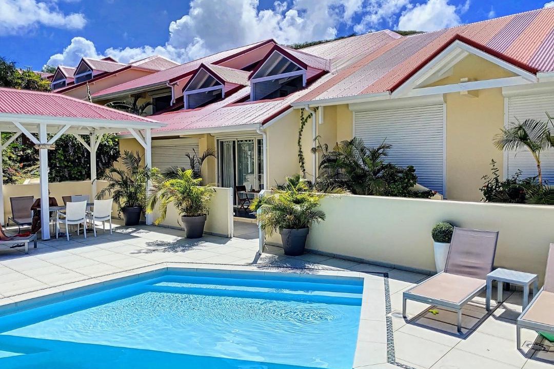 Photo of Others in Cul de Sac