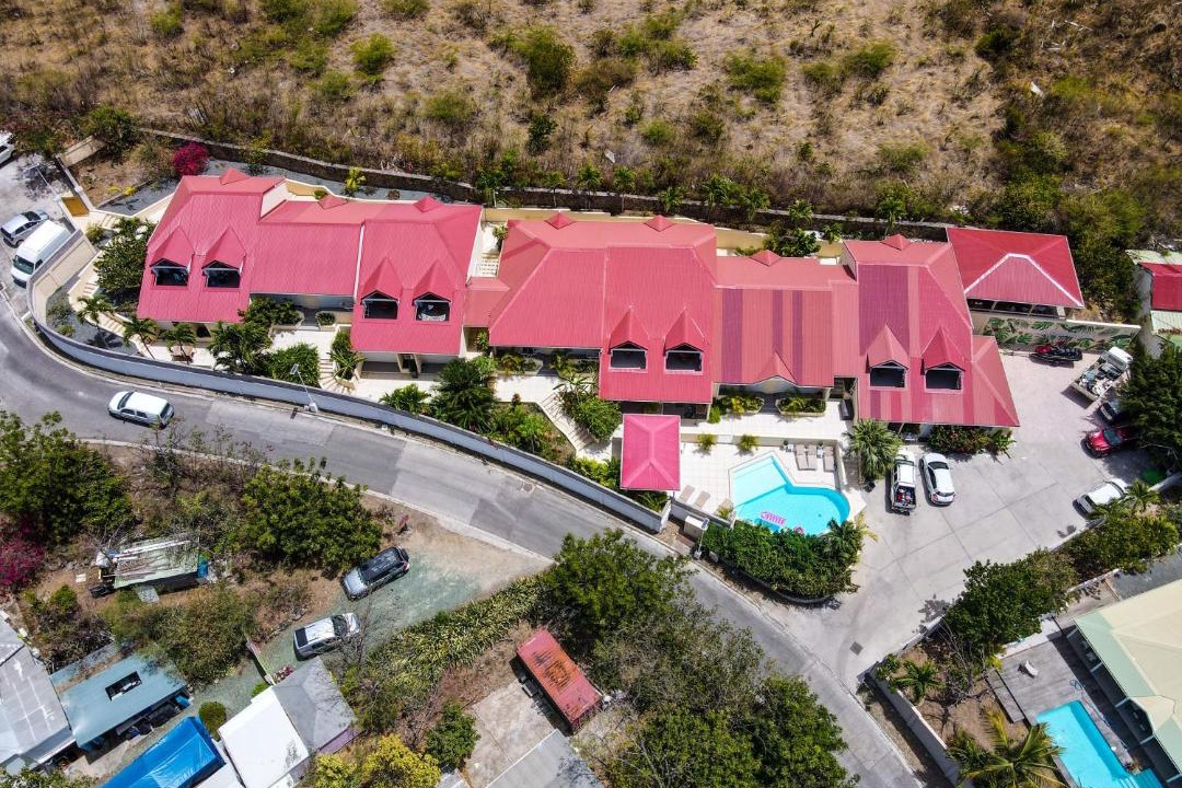 Photo of Others in Cul de Sac