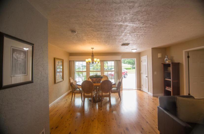 Photo of Livingroom in Sarasota Springs