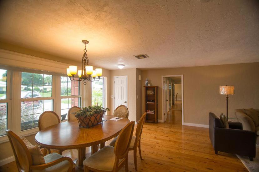Photo of Livingroom in Sarasota Springs