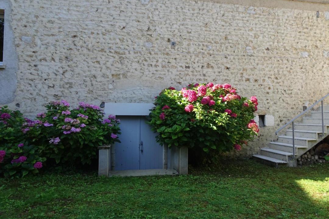 Photo of Others in Quincay