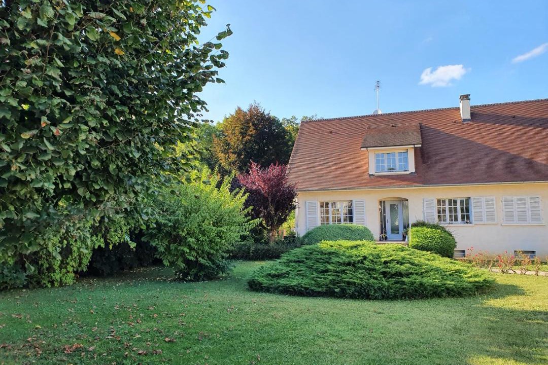 Photo of Others in Voiteur