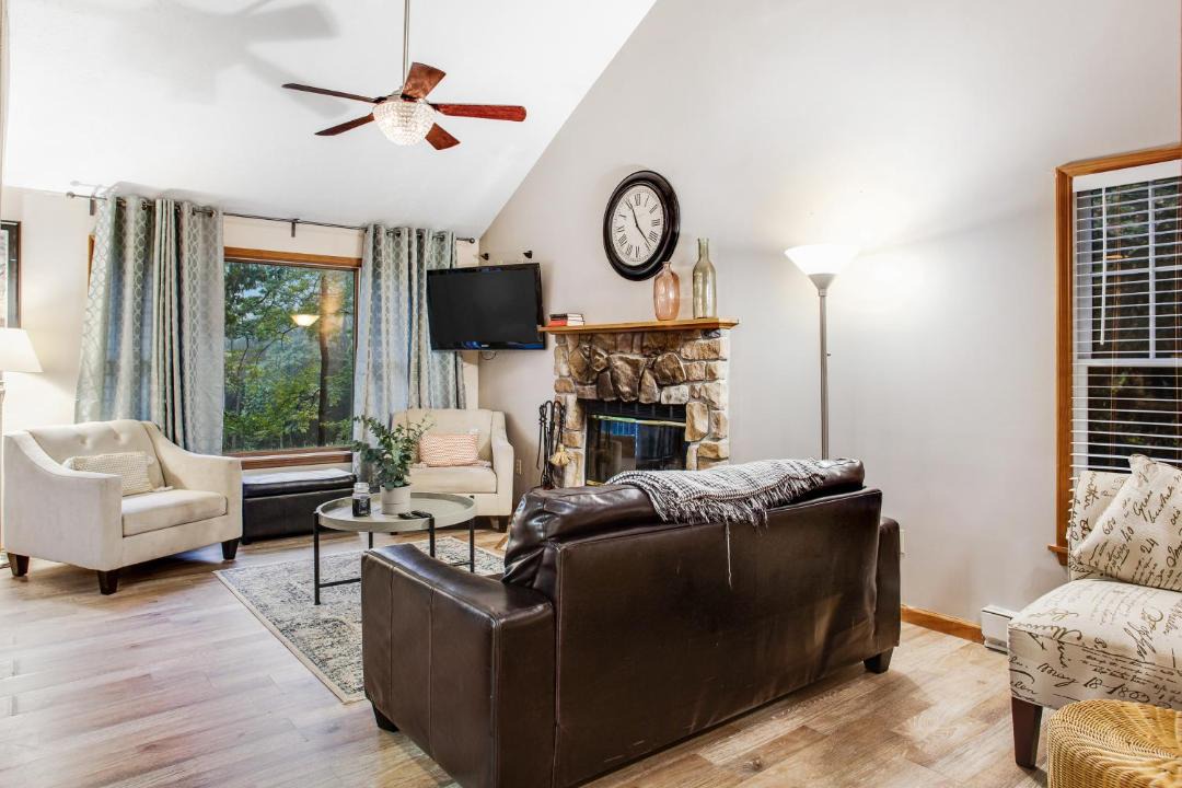 Photo of Livingroom in Tannersville