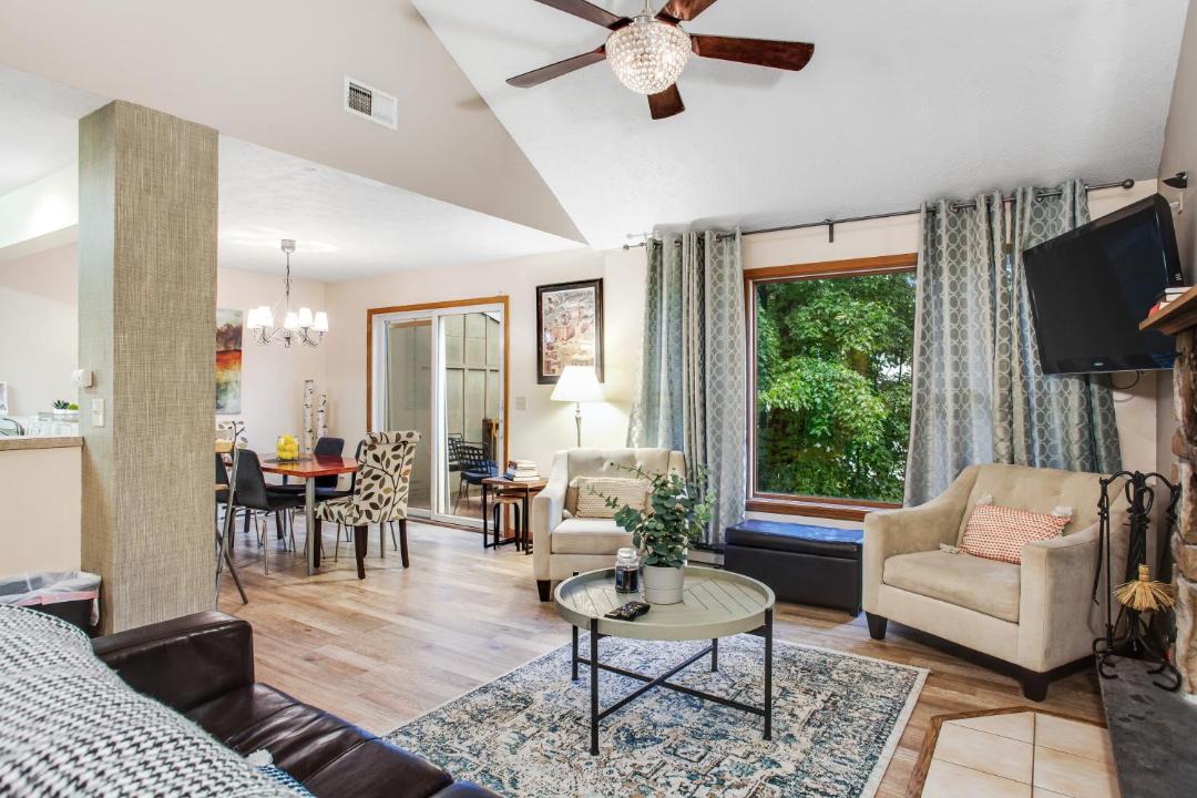 Photo of Livingroom in Tannersville