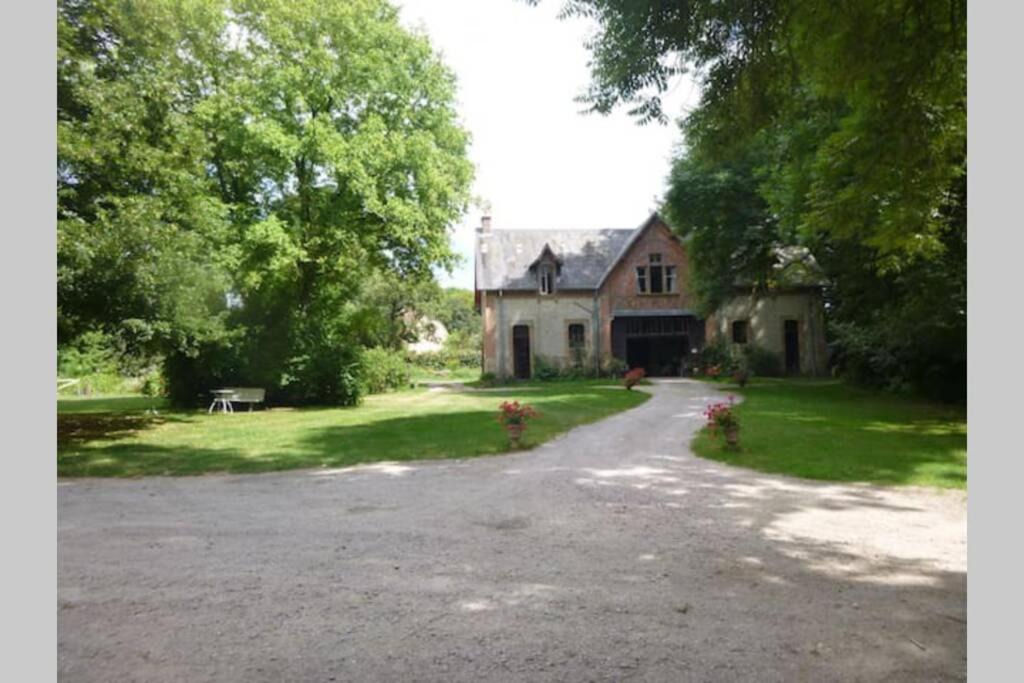 Photo of Buildings in Agonges