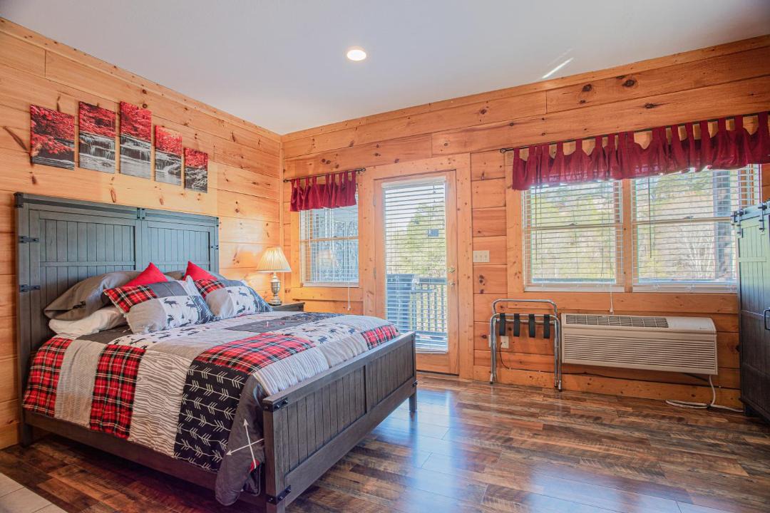 Photo of Others in Pigeon Forge