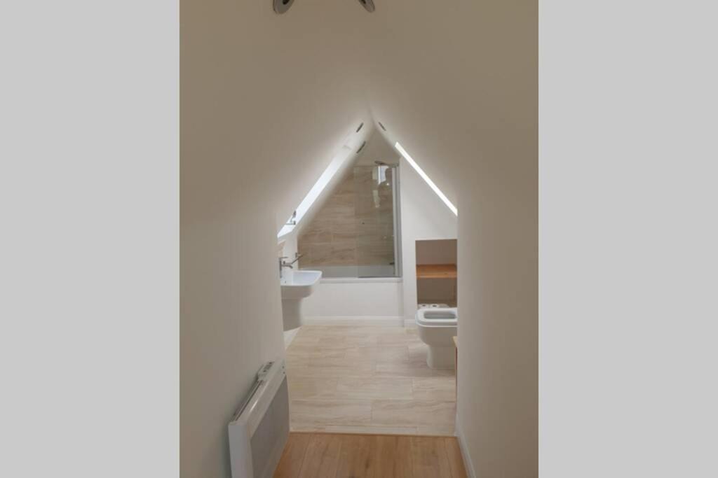 Photo of Others in North Moreton