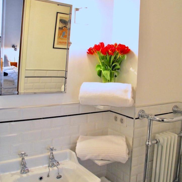 Photo of Bathroom in Arts-et-Metiers