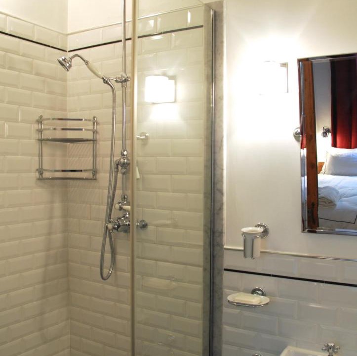 Photo of Bathroom in Arts-et-Metiers