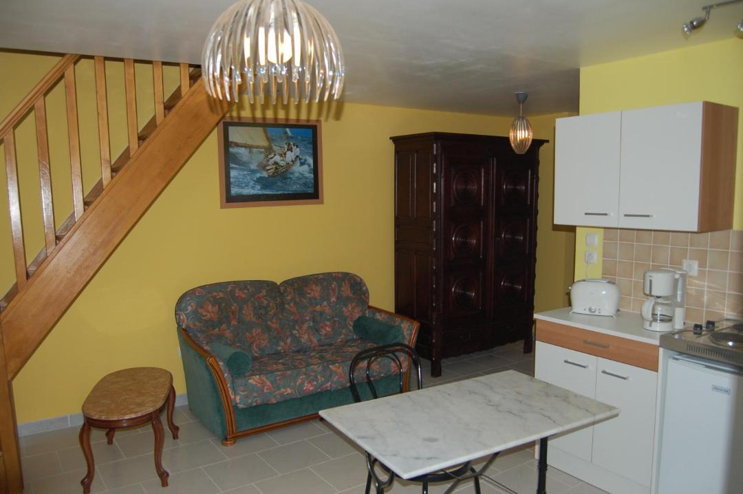 Photo of Others in Cast