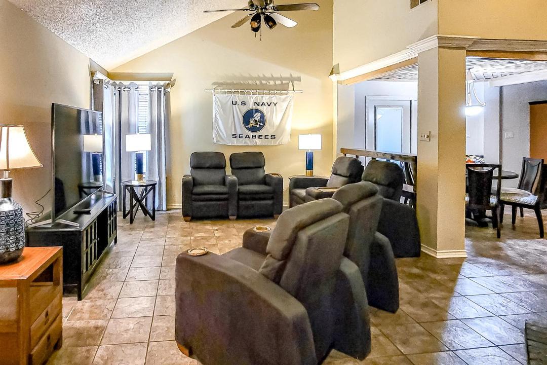 Photo of Livingroom in Medical Center District