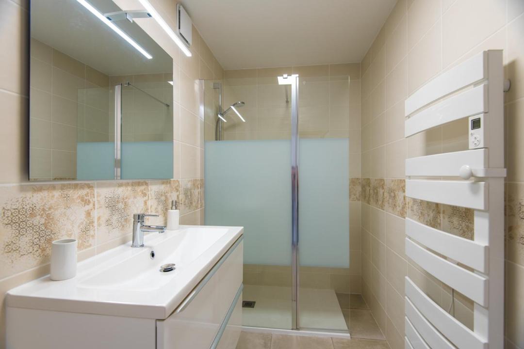Photo of Bathroom in Saint-Genis