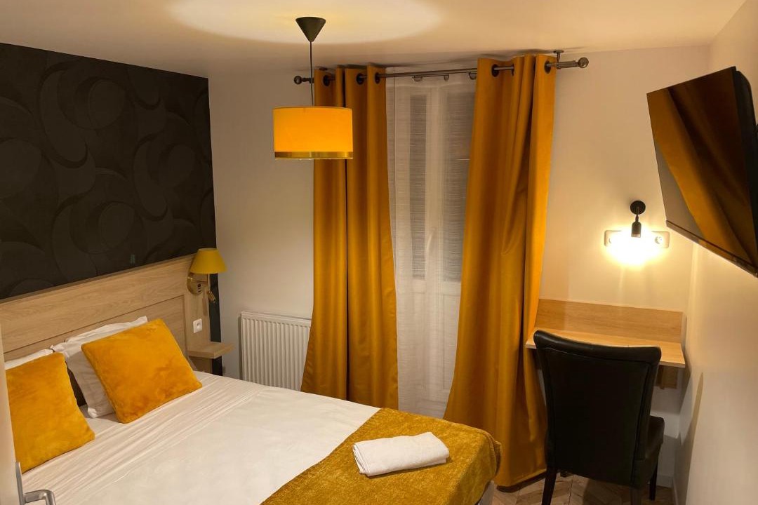 Photo of Bedroom in 20th Arrondissement