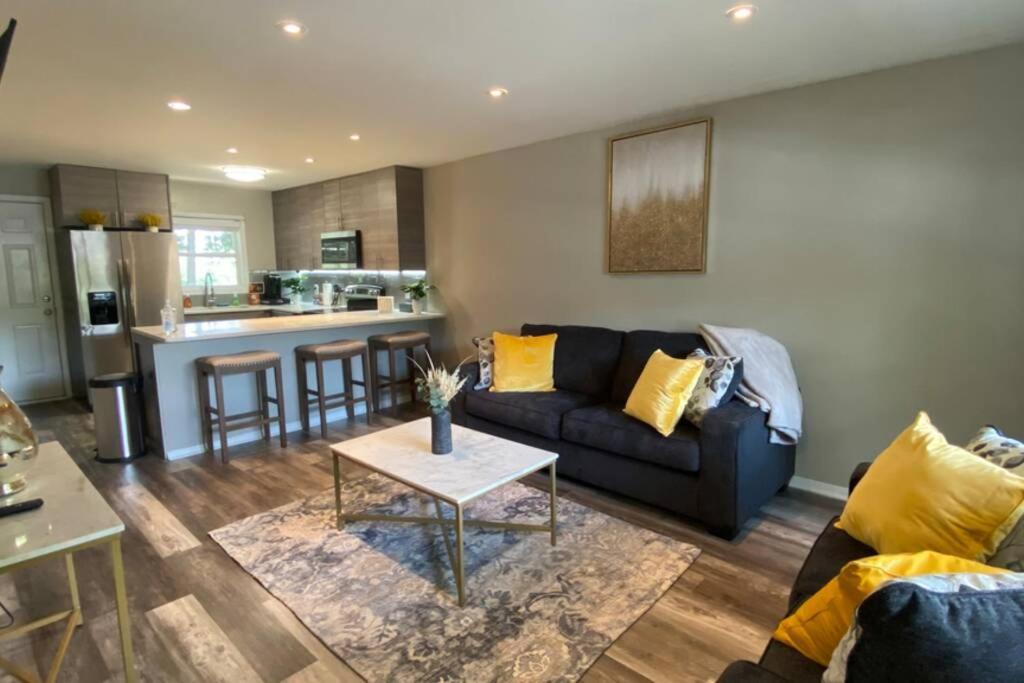 Photo of Livingroom in Loring Heights