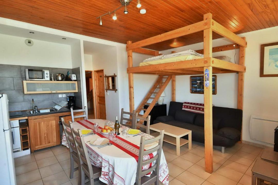 Photo of Others in Cognet