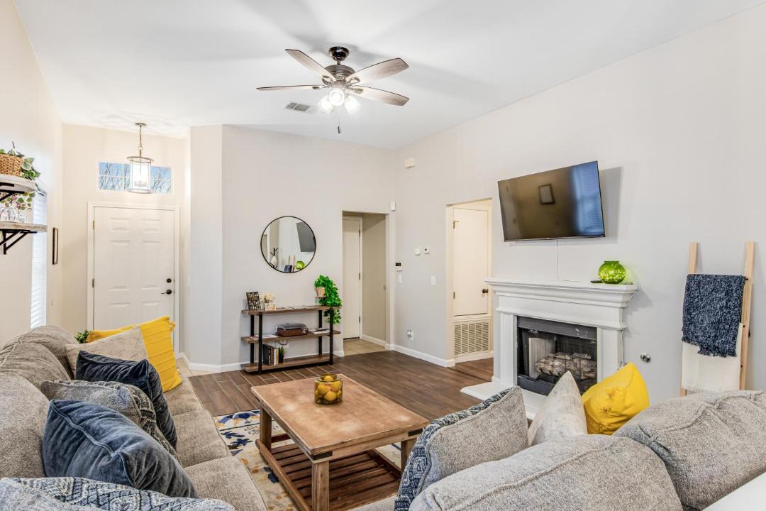 Photo of Livingroom in Pflugerville