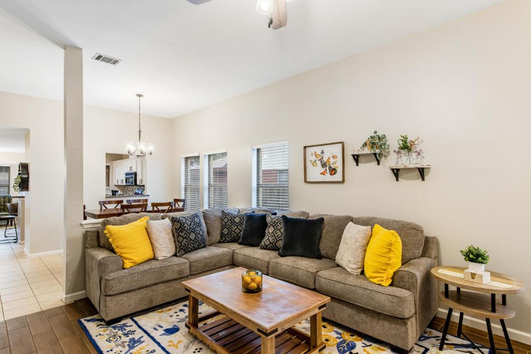 Photo of Livingroom in Pflugerville