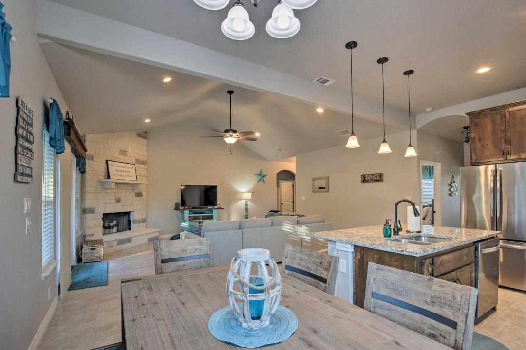 Photo of Livingroom in Canyon Lake