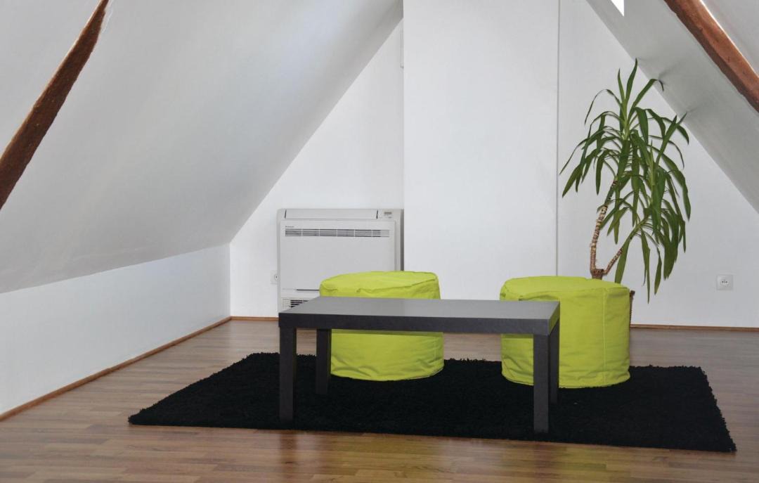 Photo of Livingroom in Saint-Lambert-des-Levees
