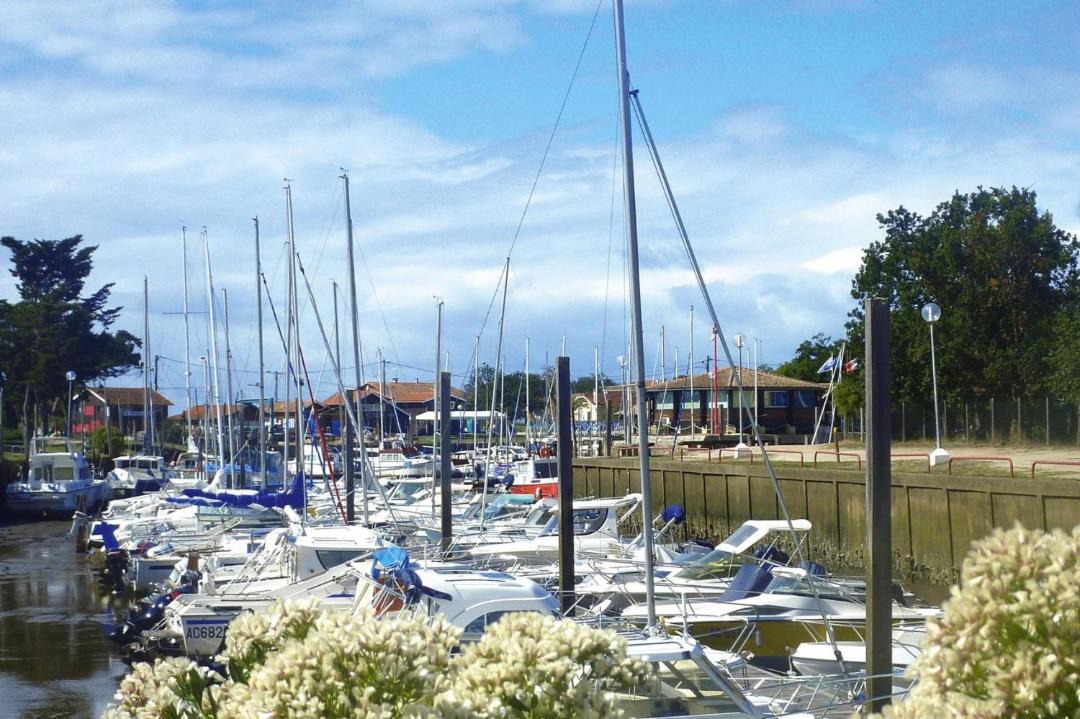 Photo of Others in Lanton