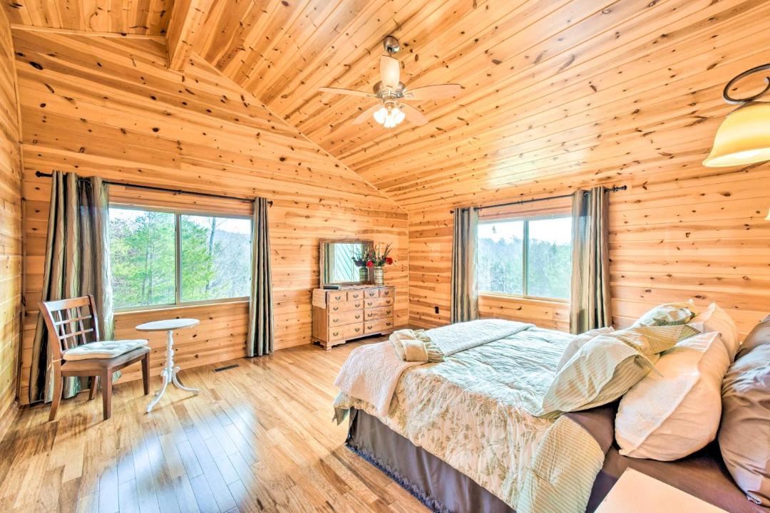 Photo of Livingroom in Whitestone