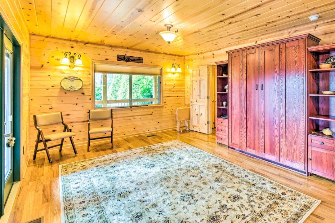 Photo of Others in Whitestone