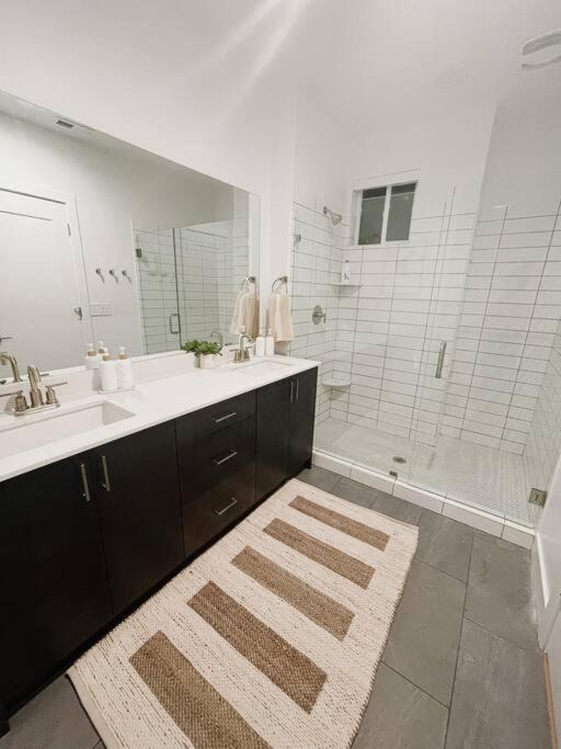 Photo of Bathroom in Central Business District