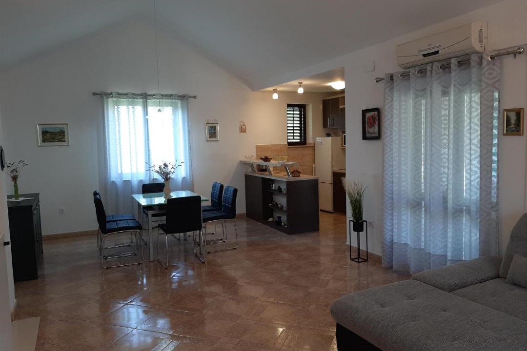 Photo of Livingroom in Mirce
