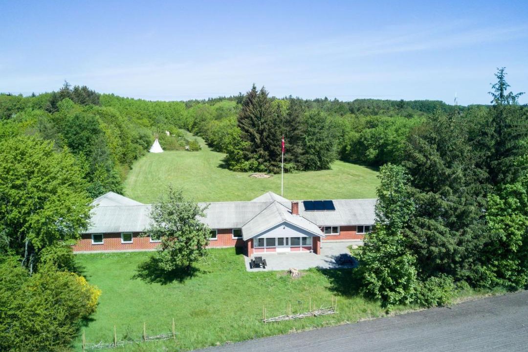 Photo of Buildings in Avlum