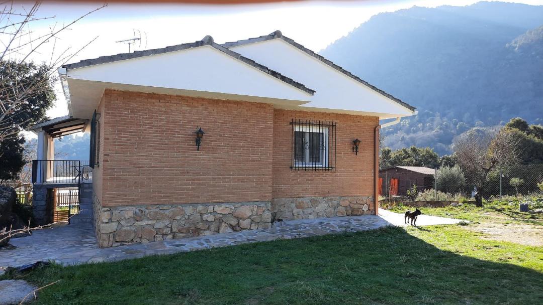 Photo of Buildings in El Tiemblo