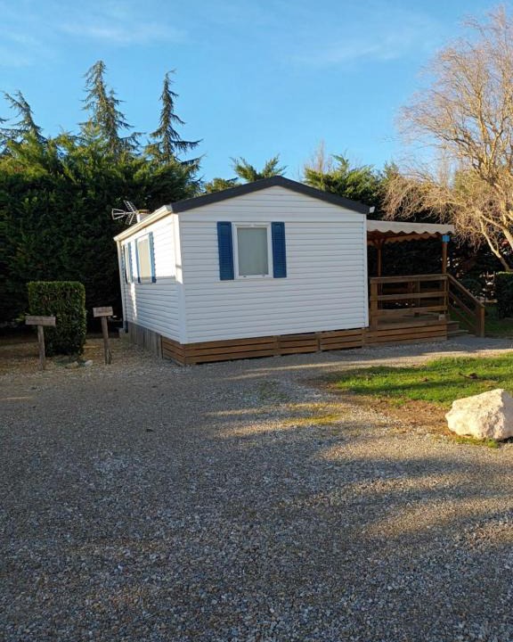 Photo of Buildings in Calmont